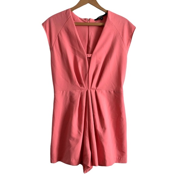 Guess Pants - Guess Los Angeles V-Neck Zip Back Romper Size 8